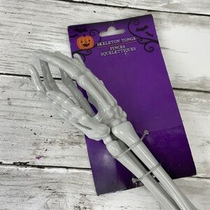 SKELETON TONGS HALLOWEEN PARTY